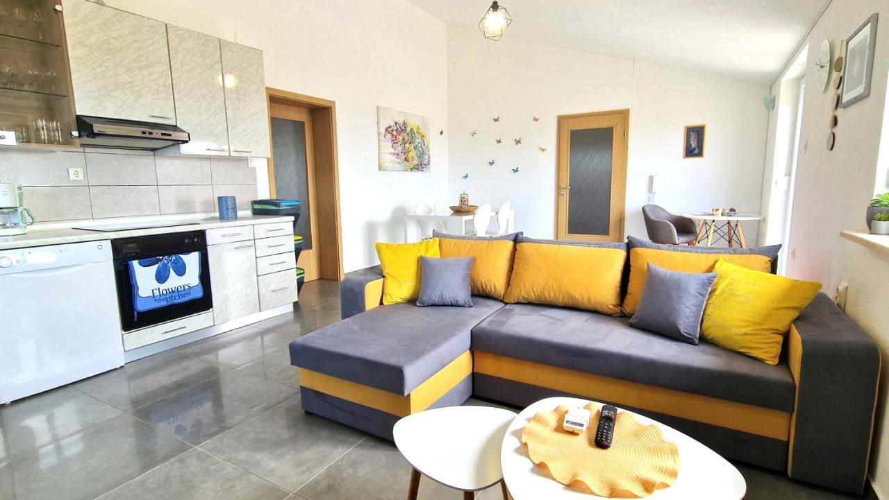 Apartment Goran Крк Екстер'єр фото