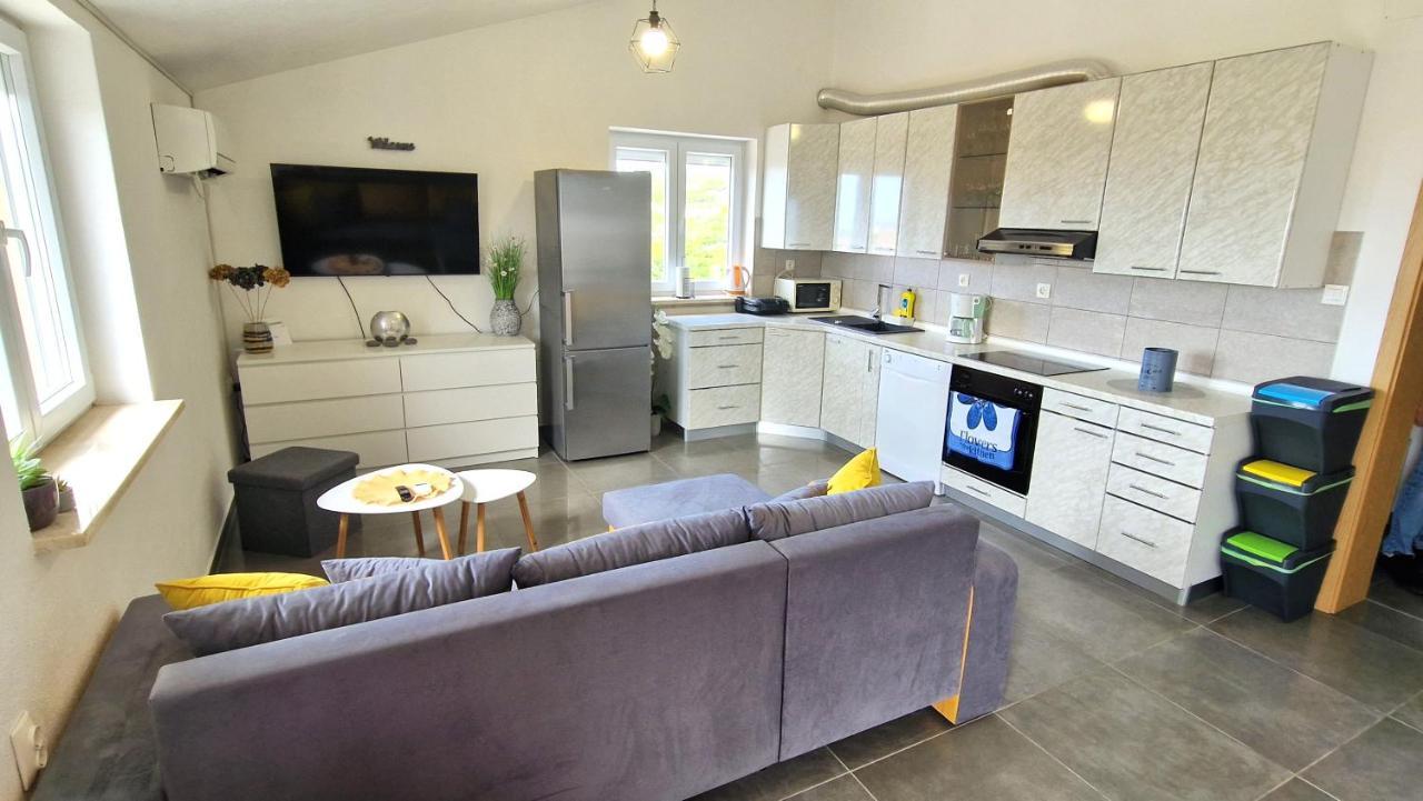 Apartment Goran Крк Екстер'єр фото