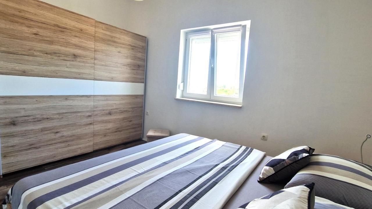 Apartment Goran Крк Екстер'єр фото